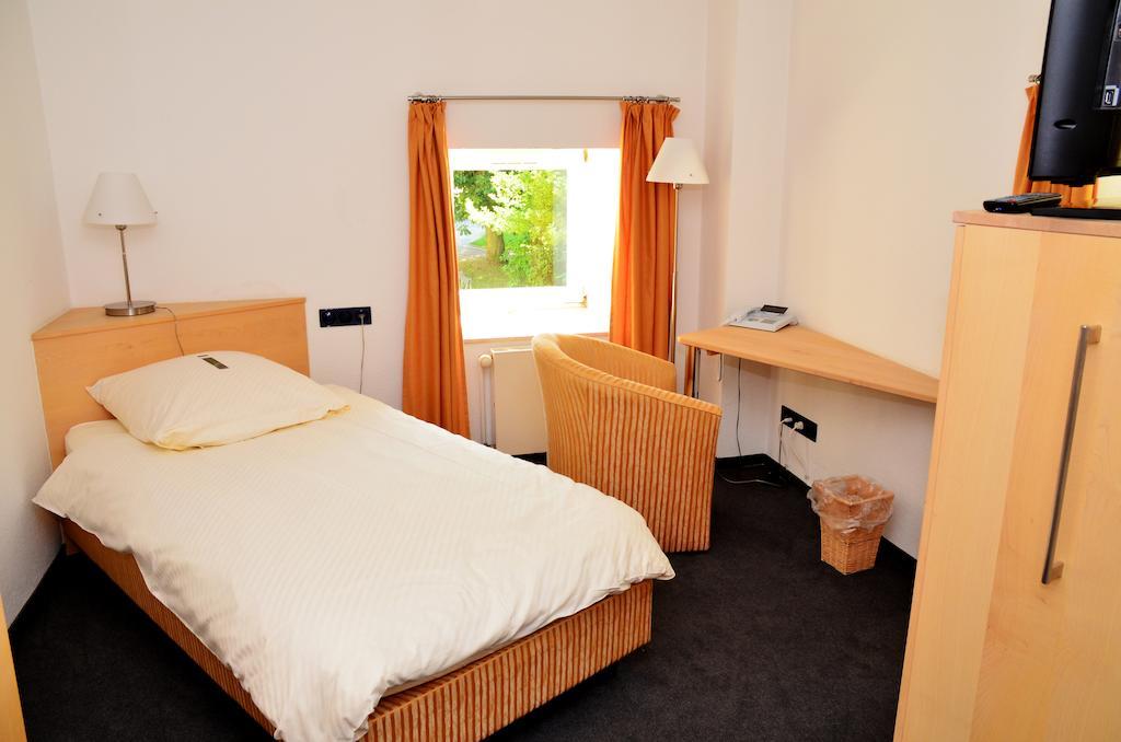 Velcrea Hotel Willebadessen Bilik gambar
